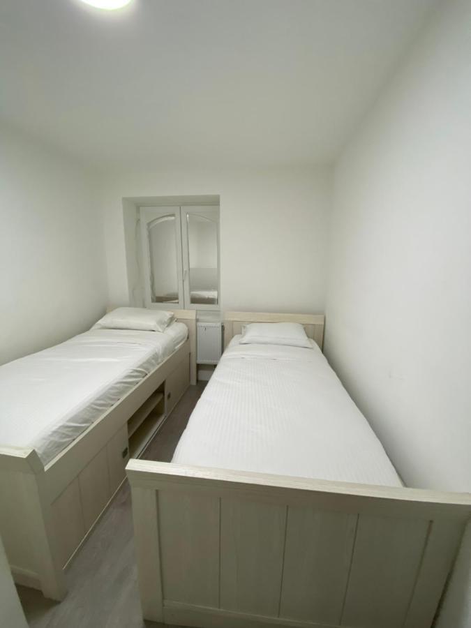 Appartement Deux Chambres Pres De Atomium 布鲁塞尔 外观 照片